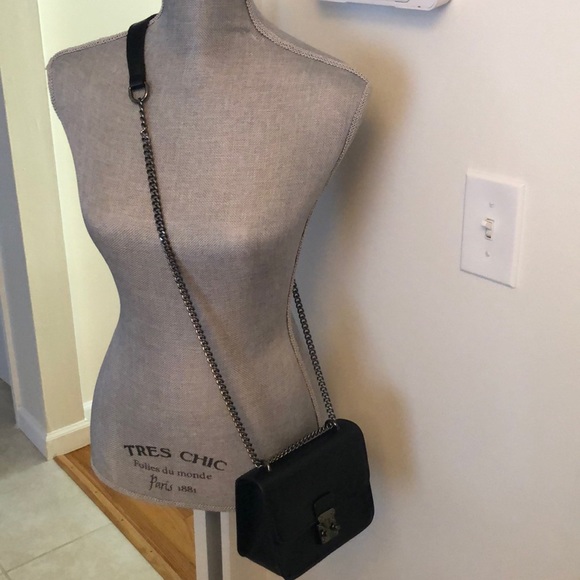 Handbags - EUC Black Crossbody Bag